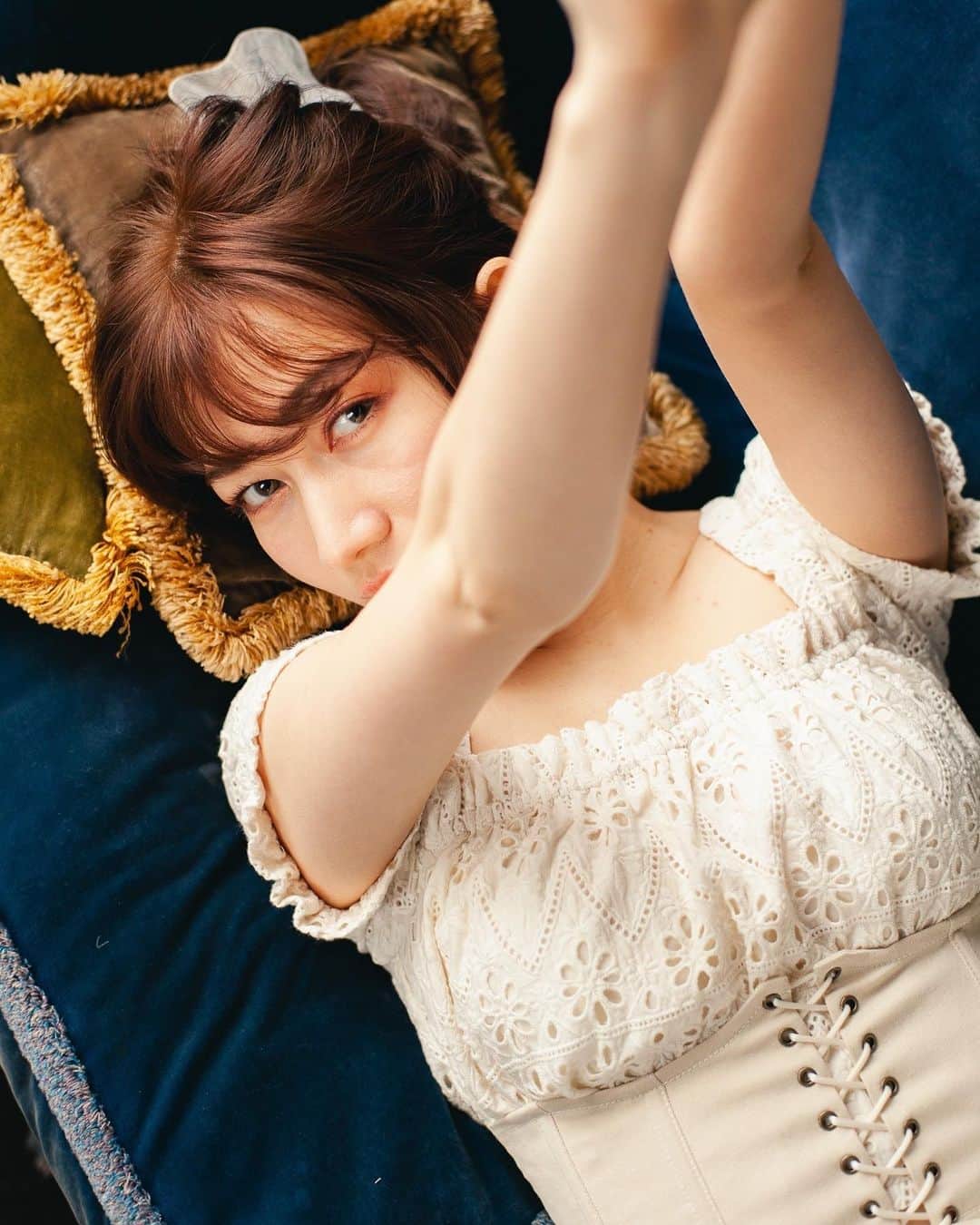 山本ソニアのインスタグラム：「🤍🌾  HONEY MI HONEY x Shape of Tomorrow 2021 Summer Collaboration 🤍  予約販売は14日正午までです🌾 @honeymihoney_official のウェブを要チェック！  こちらはオフホワイトのレースにライトベージュなコルセットで少しアンティーク感のある印象に🤍  女の子らしく柔らかい雰囲気をイメージしてデザインしました🦋  #honeymihoney #shapeoftomorrow」