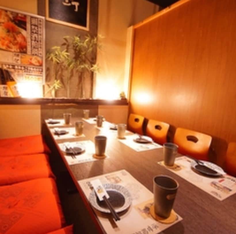 明石 鍛冶二丁のインスタグラム：「個室はこんな感じです！ コロナ対策もバッチリ  #明石#居酒屋#鍛治二丁#パスタ#個室# #トマト#絶品#チーズ好きな人と繋がりたい#食スタグラム#梅田グルメ#大阪グルメ#関西グルメ#インスタグルメ#食ベスタグラム#飲酒タグラム#チーズスタグラム#ビア スタグラム #プレミアムモルツ」
