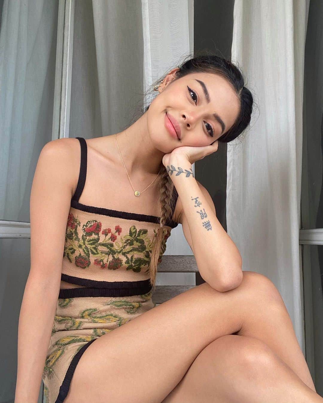 リリーマイマックのインスタグラム：「Front row watching the #DiorAw21 show on my balcony ☺️ wearing @dior Ofc」