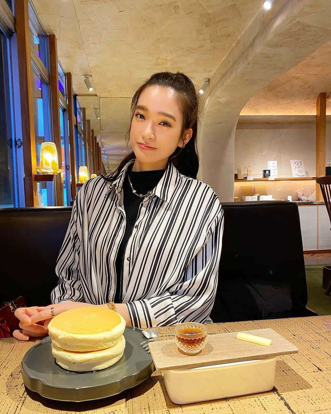 太田麻美のインスタグラム：「ぷるぷるホットケーキ🥞💕 美味しかった☺️  #cafe #hotcakes #pancakes #offday #off #カフェ #パンケーキ #無添加 #無添加ホットケーキ」