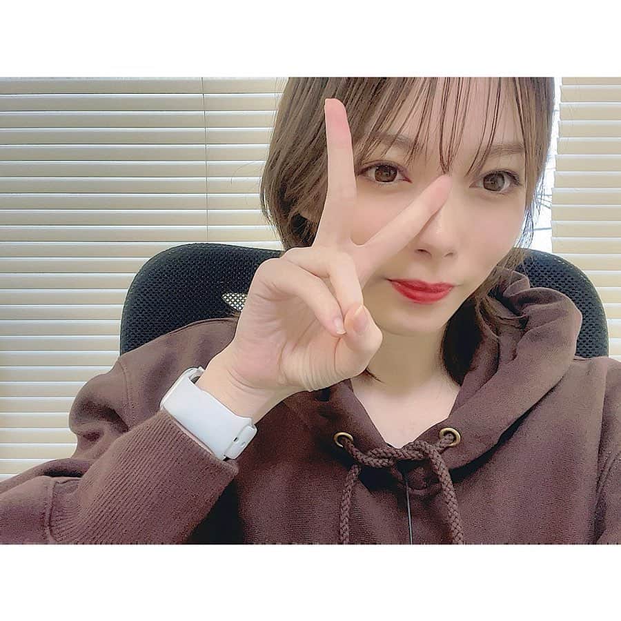 竹本萌瑛子のインスタグラム：「久々に自撮り写 . 盛れたと思ったのにピースがダサいと言われた写」