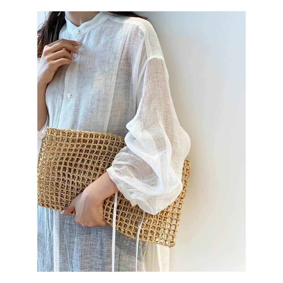 plageさんのインスタグラム写真 - (plageInstagram)「〝MAISON N.H PARIS〟﻿ NEW ARRIVAL！﻿ ﻿ ・ELIE バック﻿ No.21092923000010﻿ col:ナチュラル/ブラック﻿ ﻿ ・R’IAM ASAMESH SHIRT ﻿ No.21050922604010﻿ ¥24,000+tax﻿ col:ホワイト/ベージュ﻿ size:free﻿ ※店舗販売中﻿ ※オンラインストア未定﻿ 準備が整い次第販売開始予定﻿ ﻿ #Plage #プラージュ﻿ #baycrews #fashion ﻿ #coordinate ﻿」3月8日 21時38分 - plage_jp