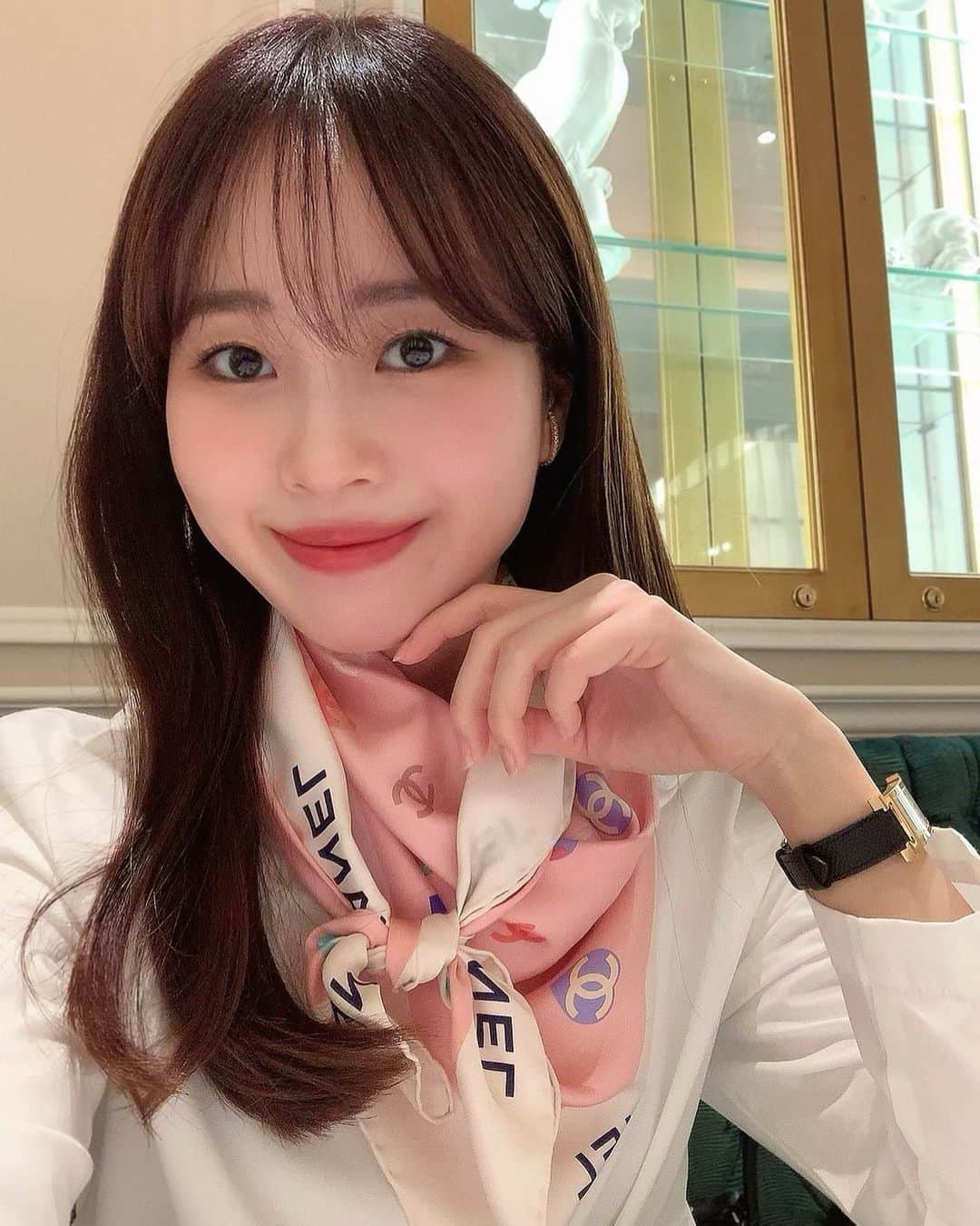ハンナミのインスタグラム：「🕊.  この日はオレンジリップ 🧡」