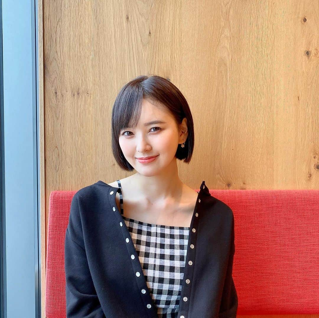 兒玉遥さんのインスタグラム写真 - (兒玉遥Instagram)「今日はファンクラブの企画の撮影でした。  ショートヘアが好評で嬉しいです！！  #ショートボブ #ショートヘア #ミニボブ #ショートカット」3月8日 22時44分 - haruka_kodama919