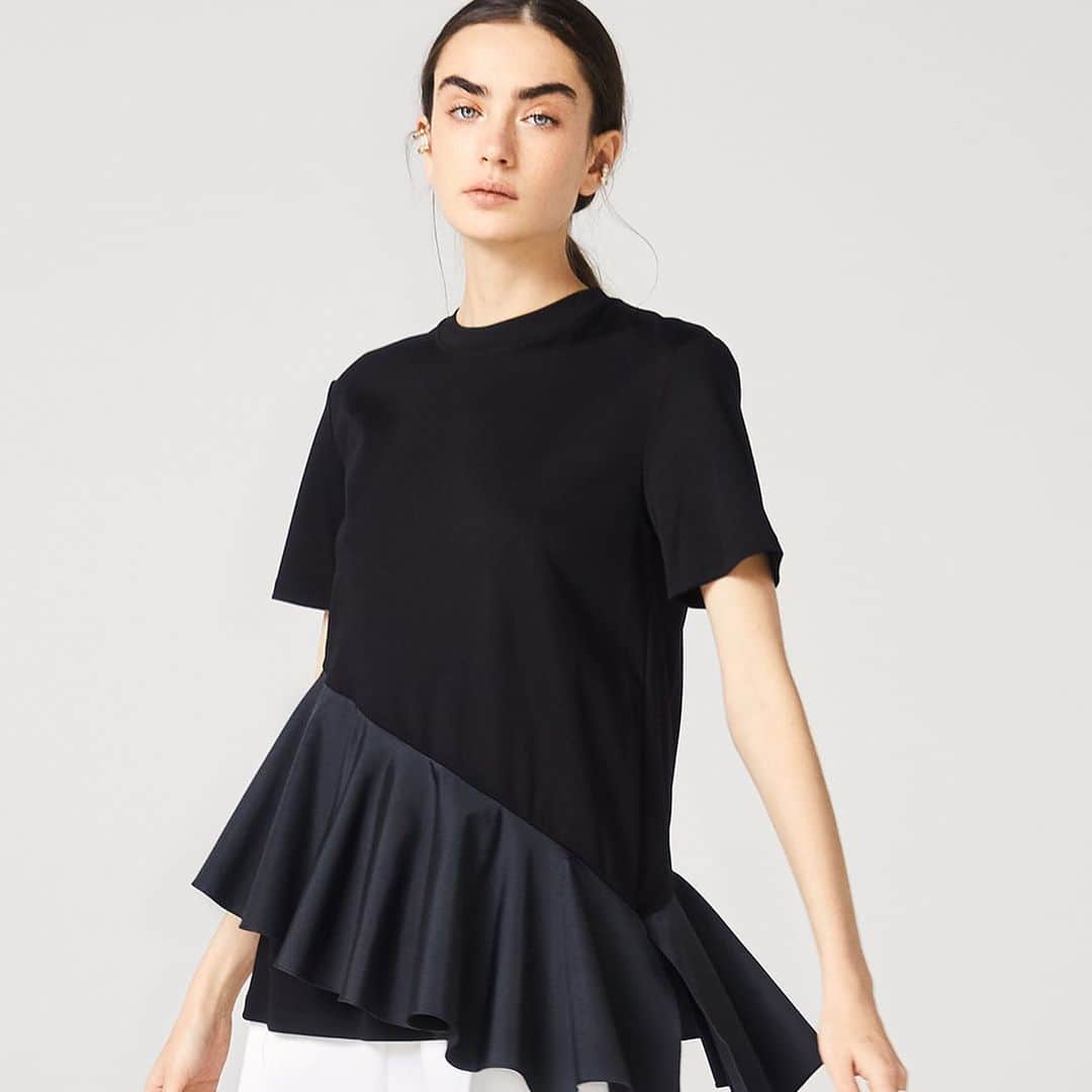 アディアムのインスタグラム：「The Ayame T-Shirt. A classic t-shirt with a modern twist—inspired by the ruffles of the ayame flower.」