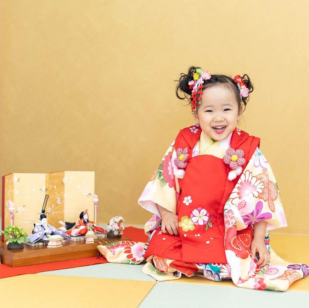 金田朋子のインスタグラム：「成長してる娘！ 私も成長し続けるぞ！ #千笑 #森渉 #金田朋子 #家族 #family #子供 #娘 #kids #がんばろう」