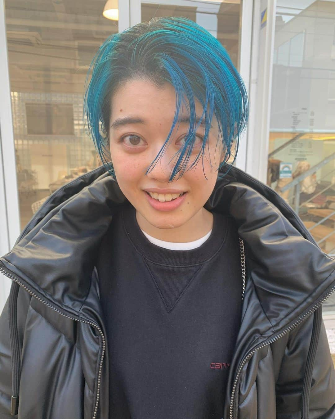 nanako itoさんのインスタグラム写真 - (nanako itoInstagram)「blue hair 🦕💙short」3月8日 22時58分 - nanakoro