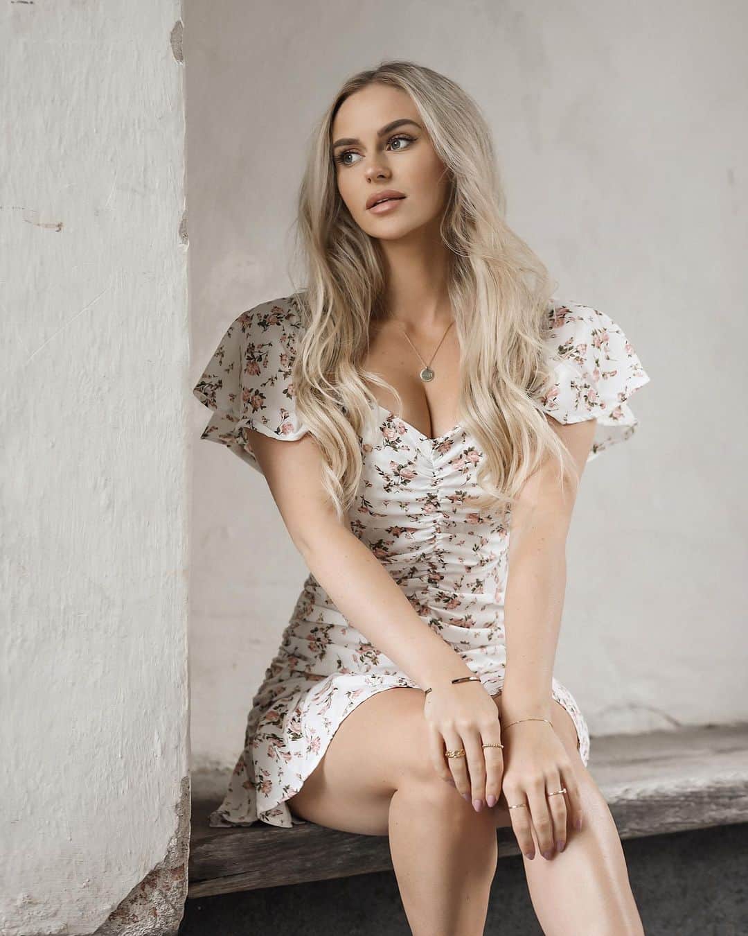 Anna Nyströmのインスタグラム：「To all the awesome ladies out there - happy international women’s day! 🤍」