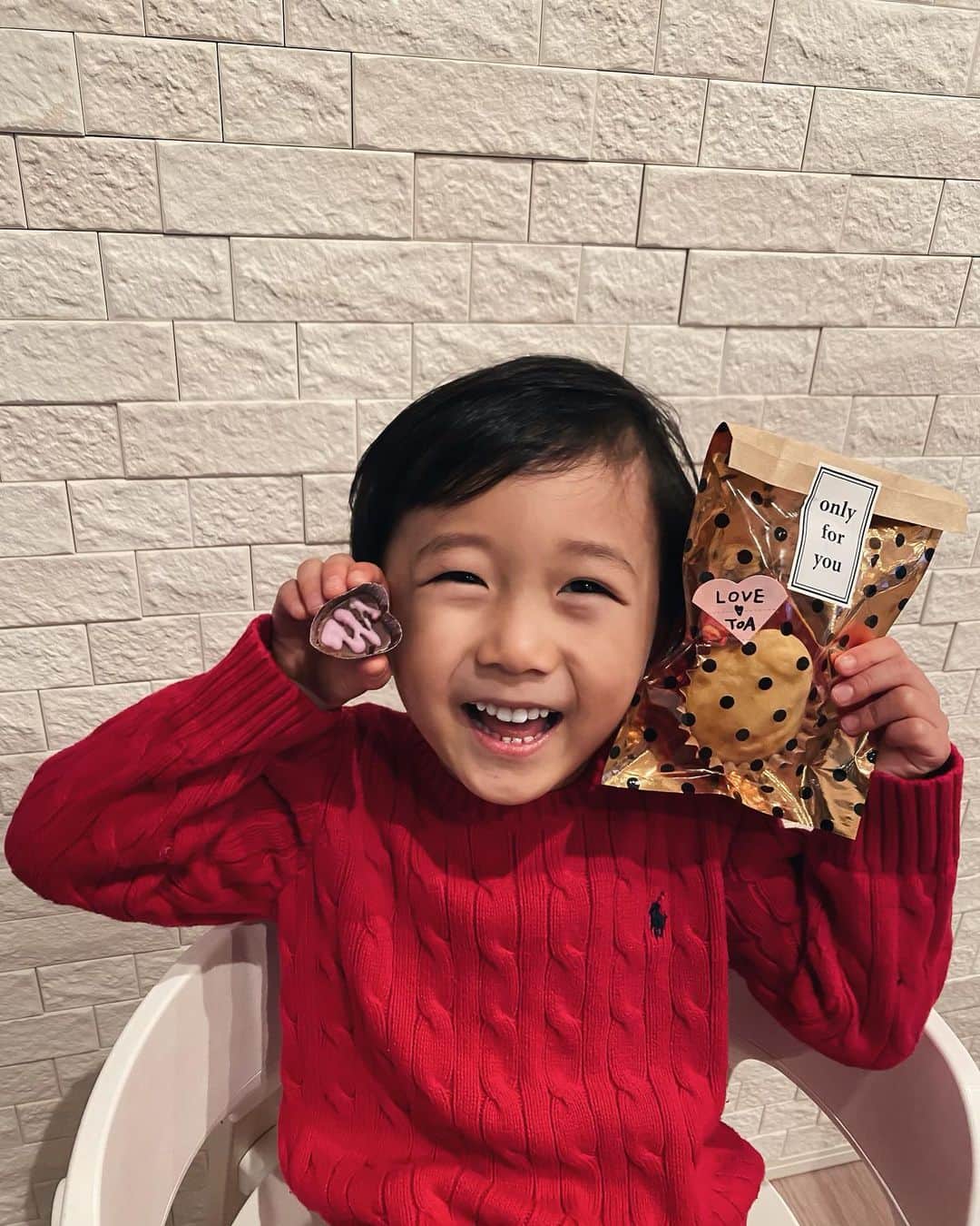 谷口紗耶香のインスタグラム：「Valentine day トアくん。💝 母と姉に撮られる動画も面白いから載せとこ。w #2021」