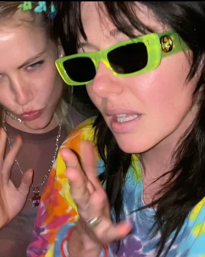 Ashley Smithのインスタグラム：「It’s my besties birthday @alienzarereal 💖🦋💋I’m so happy you are alive. Everyday that we are together is an adventure ❤️ we live laugh love all day long 🤡 you bring out my inner sunshine and help me play 🧃 stoked to be on this roller coaster with you. Happy freaking mother F’in B day Dani」
