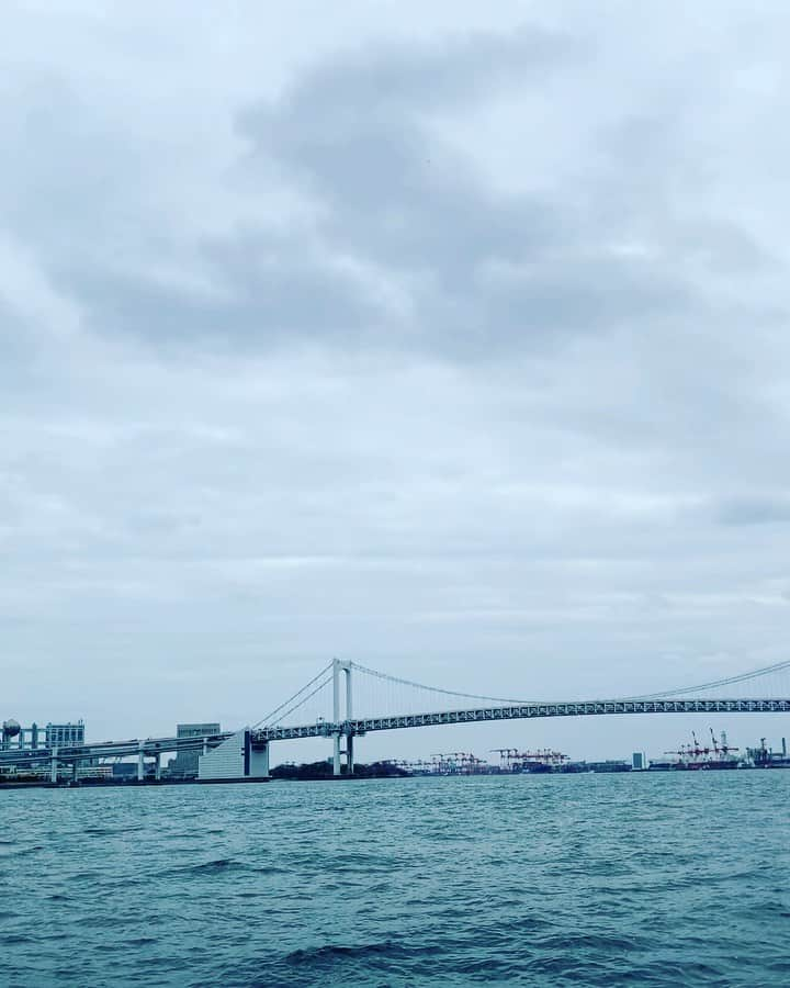 七瀬りりこさんのインスタグラム写真 - (七瀬りりこInstagram)「お船で東京観光🛥  東京住んでるけど東京観光😂 お友達がお船を出してくださいました✨  レインボーブリッジの下潜ったり  日本橋の下潜ったり‼️  大興奮‼️  楽しかったー✨  #お船 #船 #東京観光 #休日」3月9日 14時58分 - ririkonanase