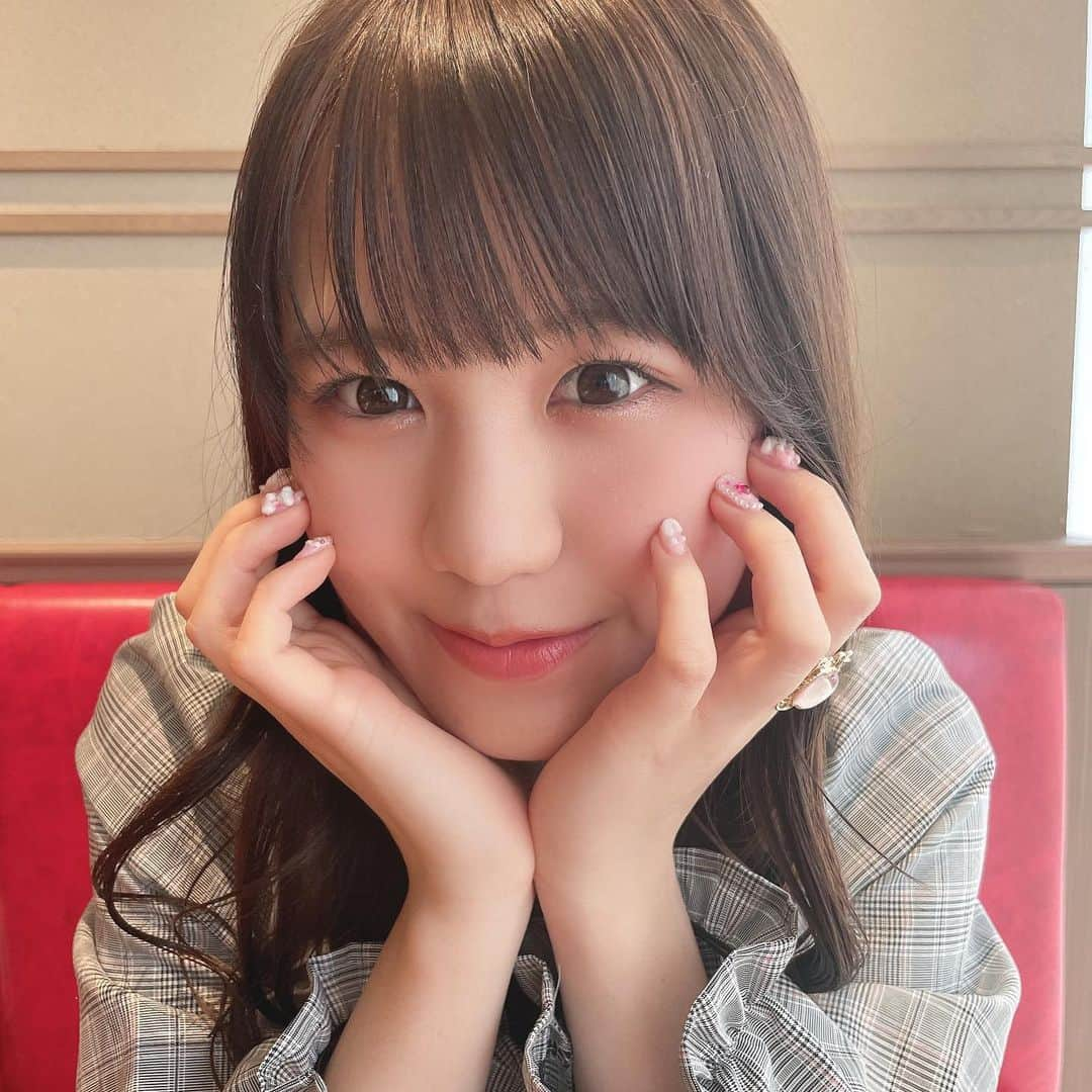 feelNEOさんのインスタグラム写真 - (feelNEOInstagram)「﻿ 今日で１８歳になりました！！(ᐡ｡• · •｡ᐡ)♡﻿ １８歳！！嬉しい！！！﻿ 高校も卒業して色々できることも増えてきました！！自分磨き頑張って沢山の方に応援される人になりたいです。これからも応援よろしくお願いします(  ᴗ ̫ ᴗ )！！﻿ ﻿ ﻿ ﻿ ﻿ そして人生初のネイルサロンに行って﻿ 爪を可愛くしてもらいました(⁎˃ᴗ˂⁎)！！﻿ 私の理想すぎてきゅんきゅんしてます、、💍﻿ ずっと見ちゃう(˶ᵔᵕᵔ˶)ニヤニヤが止まらん😣🎀﻿ ﻿ さーちゃん﻿ ﻿ #feelNEO #キャラクターネイル #しなもん #シナモロール #ミルク」3月9日 14時54分 - feelneo5