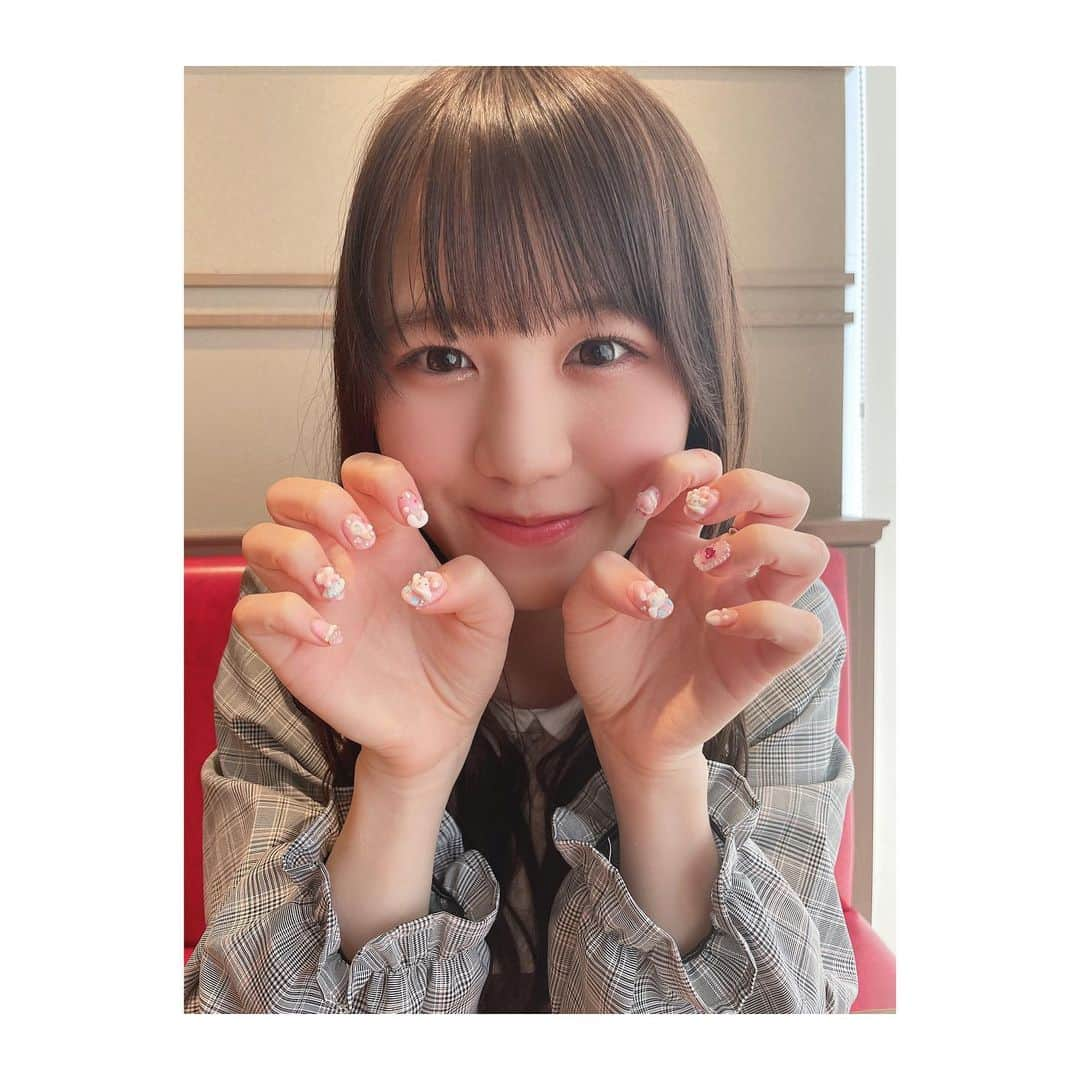 feelNEOのインスタグラム：「﻿ 今日で１８歳になりました！！(ᐡ｡• · •｡ᐡ)♡﻿ １８歳！！嬉しい！！！﻿ 高校も卒業して色々できることも増えてきました！！自分磨き頑張って沢山の方に応援される人になりたいです。これからも応援よろしくお願いします(  ᴗ ̫ ᴗ )！！﻿ ﻿ ﻿ ﻿ ﻿ そして人生初のネイルサロンに行って﻿ 爪を可愛くしてもらいました(⁎˃ᴗ˂⁎)！！﻿ 私の理想すぎてきゅんきゅんしてます、、💍﻿ ずっと見ちゃう(˶ᵔᵕᵔ˶)ニヤニヤが止まらん😣🎀﻿ ﻿ さーちゃん﻿ ﻿ #feelNEO #キャラクターネイル #しなもん #シナモロール #ミルク」