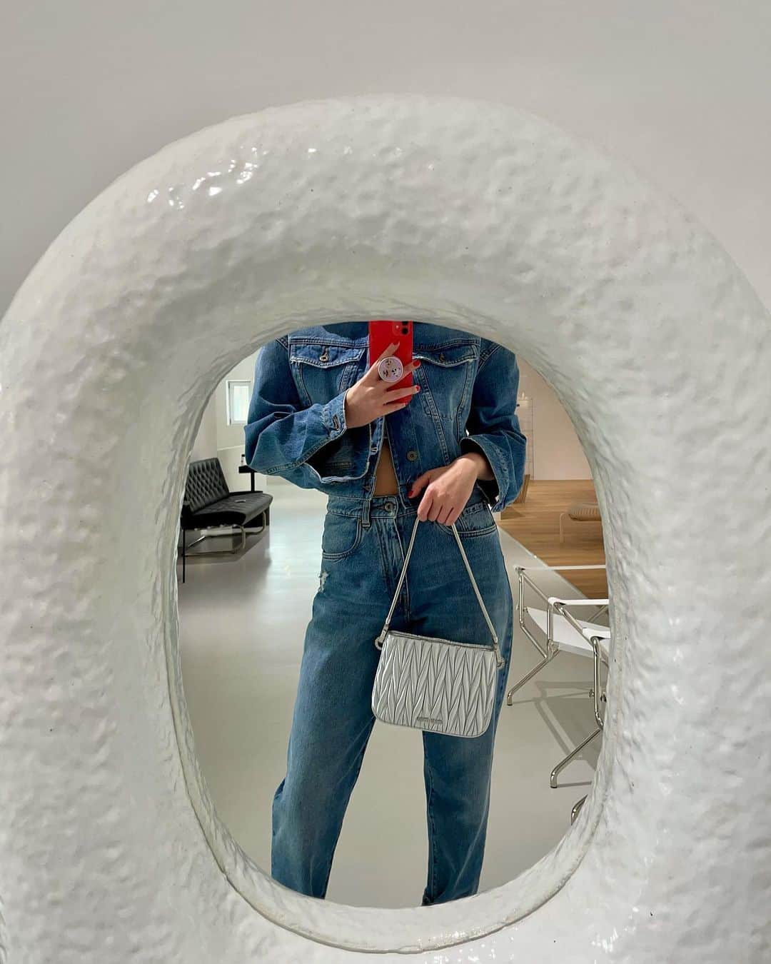 イム・スヒャンさんのインスタグラム写真 - (イム・スヒャンInstagram)「@miumiu  #광고 #MiuMiuFw21 #MiuSassy #MiuMiuMountainClub」3月9日 14時52分 - hellopapa11