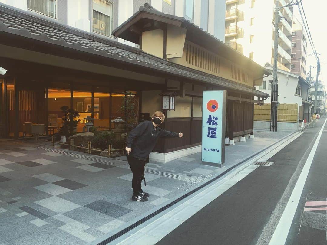 タケヤキ翔さんのインスタグラム写真 - (タケヤキ翔Instagram)「日本一豪華な松屋らしい。  #日本一 #豪華な #松屋 #まさかのメニューは #普通の松屋と一緒だった #(笑)」3月9日 14時53分 - takeyakisyou