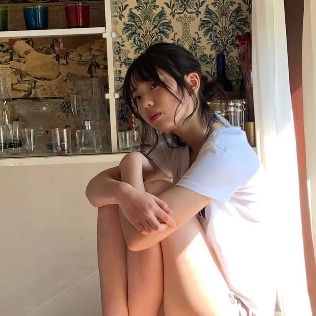 菊地姫奈さんのインスタグラム写真 - (菊地姫奈Instagram)「【本日発売】 BOMB4月号ありがとう創刊42周年！ に掲載して頂きました。 フレッシュな雰囲気に包まれた、素敵なお写真を沢山撮っていただきました！是非皆さんチェックよろしくお願いします🐰✨」3月9日 7時01分 - hina_k_1019