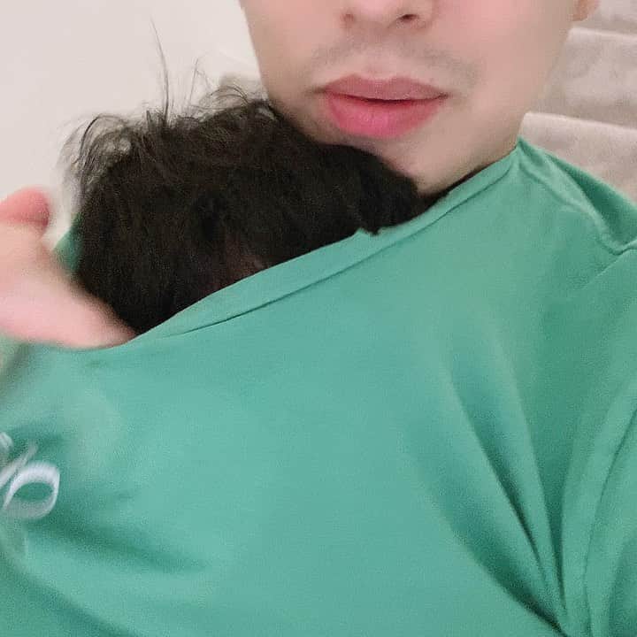 アレクサンダーのインスタグラム：「動画❤️ にゃん」