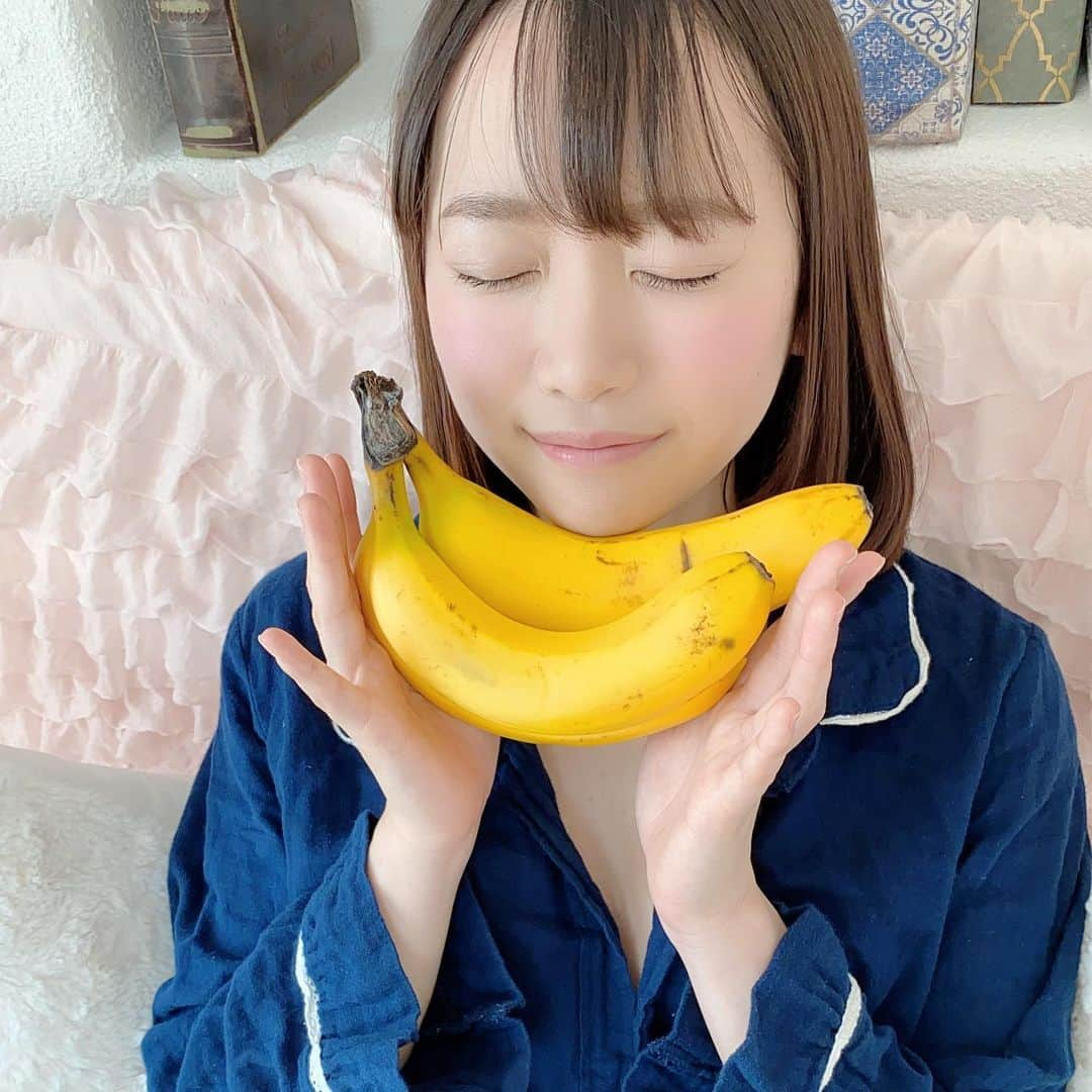 LINX（リンクス）さんのインスタグラム写真 - (LINX（リンクス）Instagram)「🍌🍌 #架乃ゆら4th写真集 #悪戯 #彩文館出版  @kano__yura」3月9日 10時17分 - linx__official