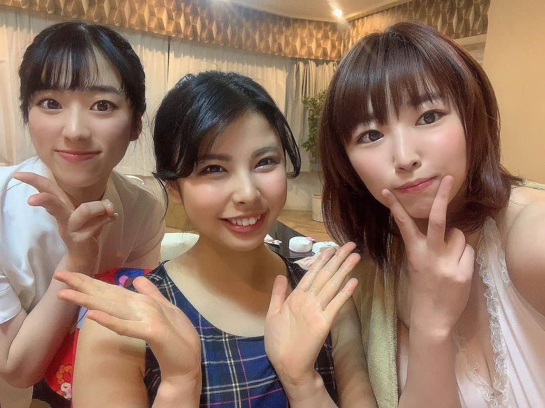 本田さとみさんのインスタグラム写真 - (本田さとみInstagram)「先日の😊🎶🤳  いつもSNSで拝見してる女優さんに会うとどきどきしちゃって人見知りひどくなっちゃうの損ですね…🥲  写真ご一緒できて嬉しかったです☺️🔥🔥🔥  #av女優 #mines #マインズ #マインズ娘 #sexy #cute #撮影 #仕事 #likeforlikes #likeforfollow #like4likes #liketime #likelike #instagood #instagram #instafashion #instamood #instapic #instafollow #instajapan #girls #me #japan #japanese #japanesegirl #avidol #nicepic #niceday #smile #followｍe」3月9日 12時21分 - kirimi_hm