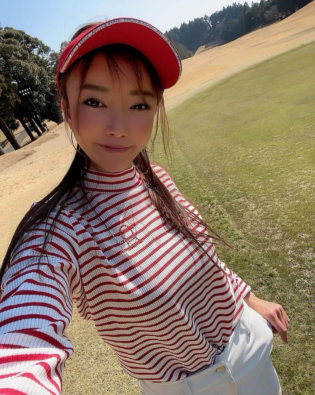 のインスタグラム：「☺︎*･゜ﾟ･* Someday Family Golf♡ ・ ・ visor/ @markandlona #markandlona tops/ @picone_online_official #picone skirt/ @5five_star5 #fivestar ・ ・ ・ #いづみんゴルフ #いづみん #izumingolf #izumin_golf #golf #golfgirls #sport #sportgirl #fashion #ゴルフ場 #ゴルフウェア #スポーツ女子 #ゴルフ女子 #ゴルフ #ゴルフコーデ #ラウンド#ファッション #golfwear #coordinate #골프 #กอล์ฟ #高尔夫球」
