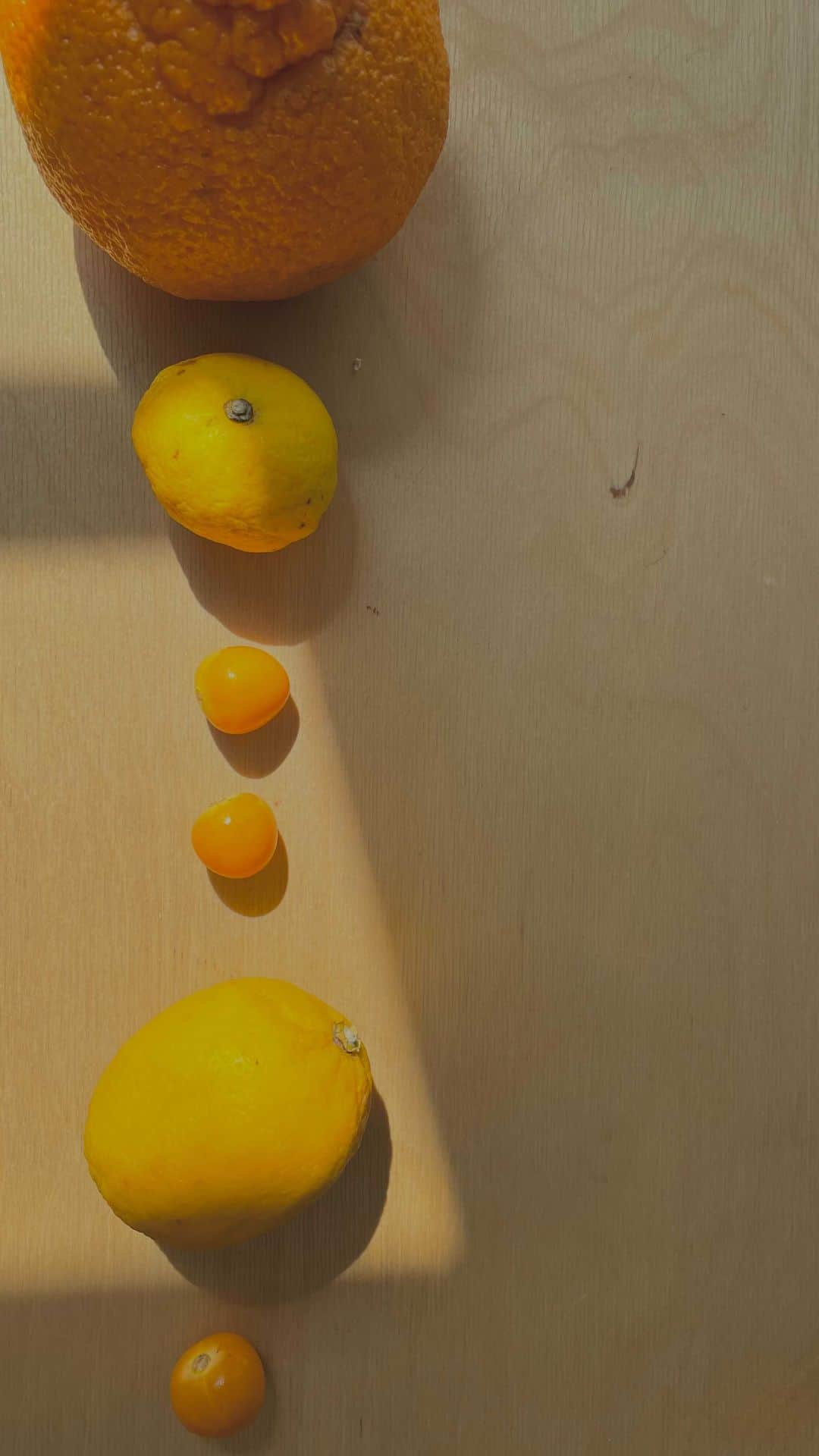 三苫愛のインスタグラム：「髪の毛オレンジにしました🍊 オレンジメイクが楽しめます！ #mitomamakeup」