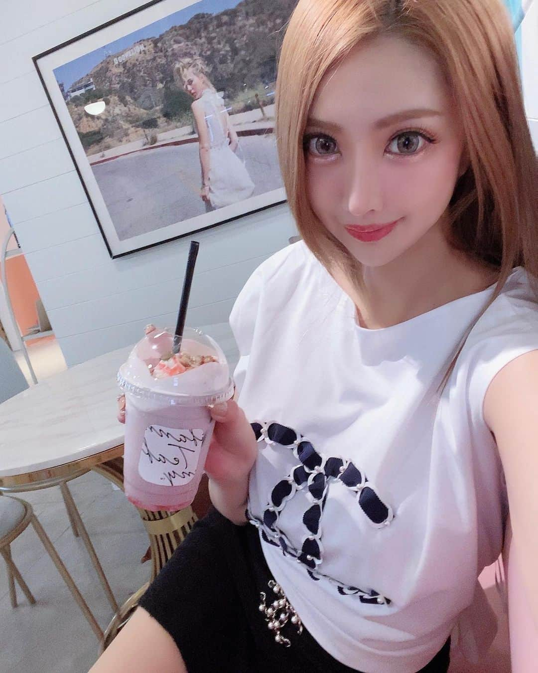 一条葵さんのインスタグラム写真 - (一条葵Instagram)「. ♡♡ リゾート感ⓜⓐⓧなカフェ〜❥☕𓇼𓆡𓆉𓆡 ⋆*❁*𓆜  𓆝 .*･ﾟ . . この日ポカポカ陽気だった〜 😌🔆 . .  またゆっくり来た〜い♡♡ 👱🏻‍♀️🐚🏝 . . . .  #横浜 #Cafe #Teafanny #🌺🍹 #テラス席🐶OKみたい🙆‍♀️」3月9日 15時30分 - aoiichijo