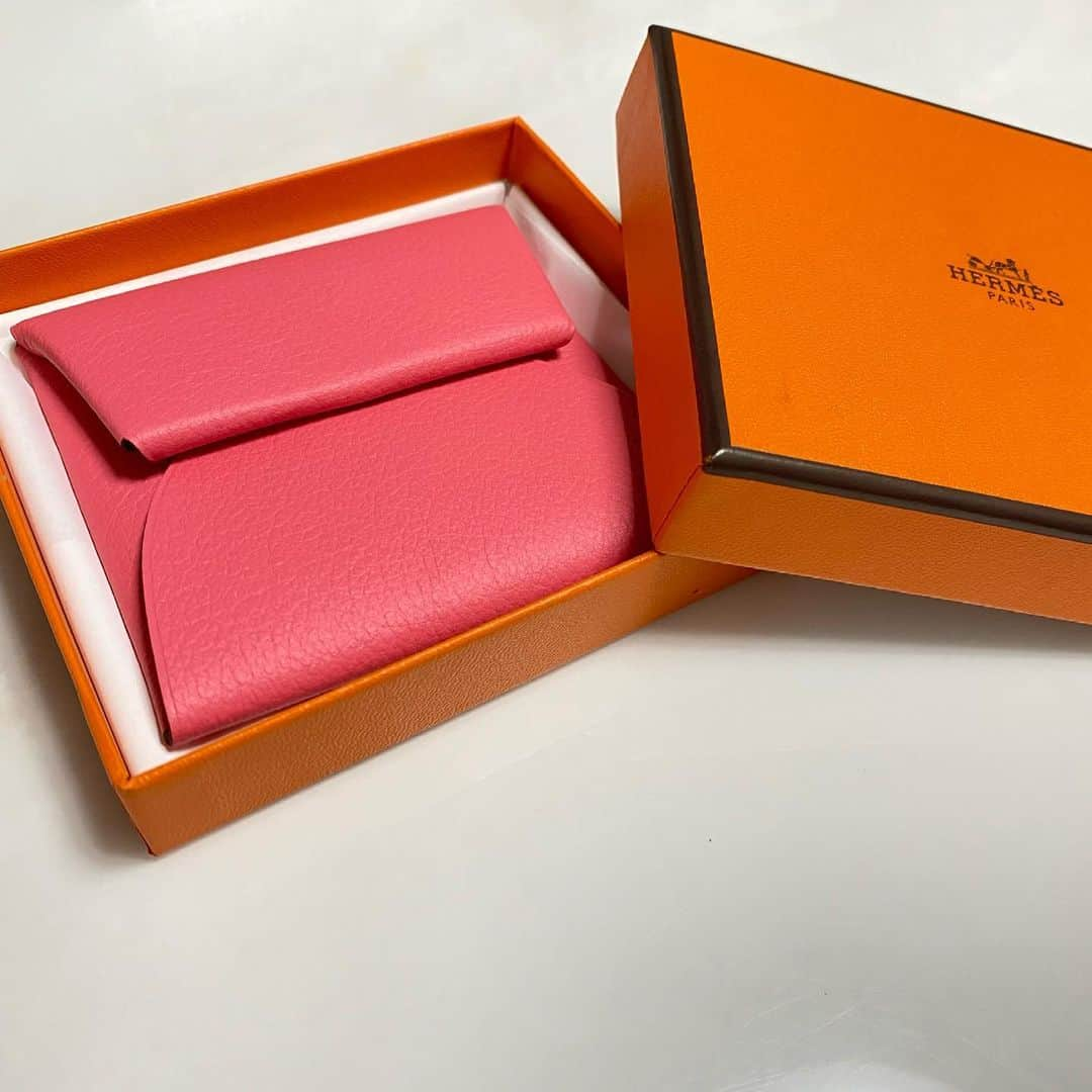 斉藤麻衣さんのインスタグラム写真 - (斉藤麻衣Instagram)「🧡🤍🤎 #hermes」3月9日 17時27分 - maismamnos