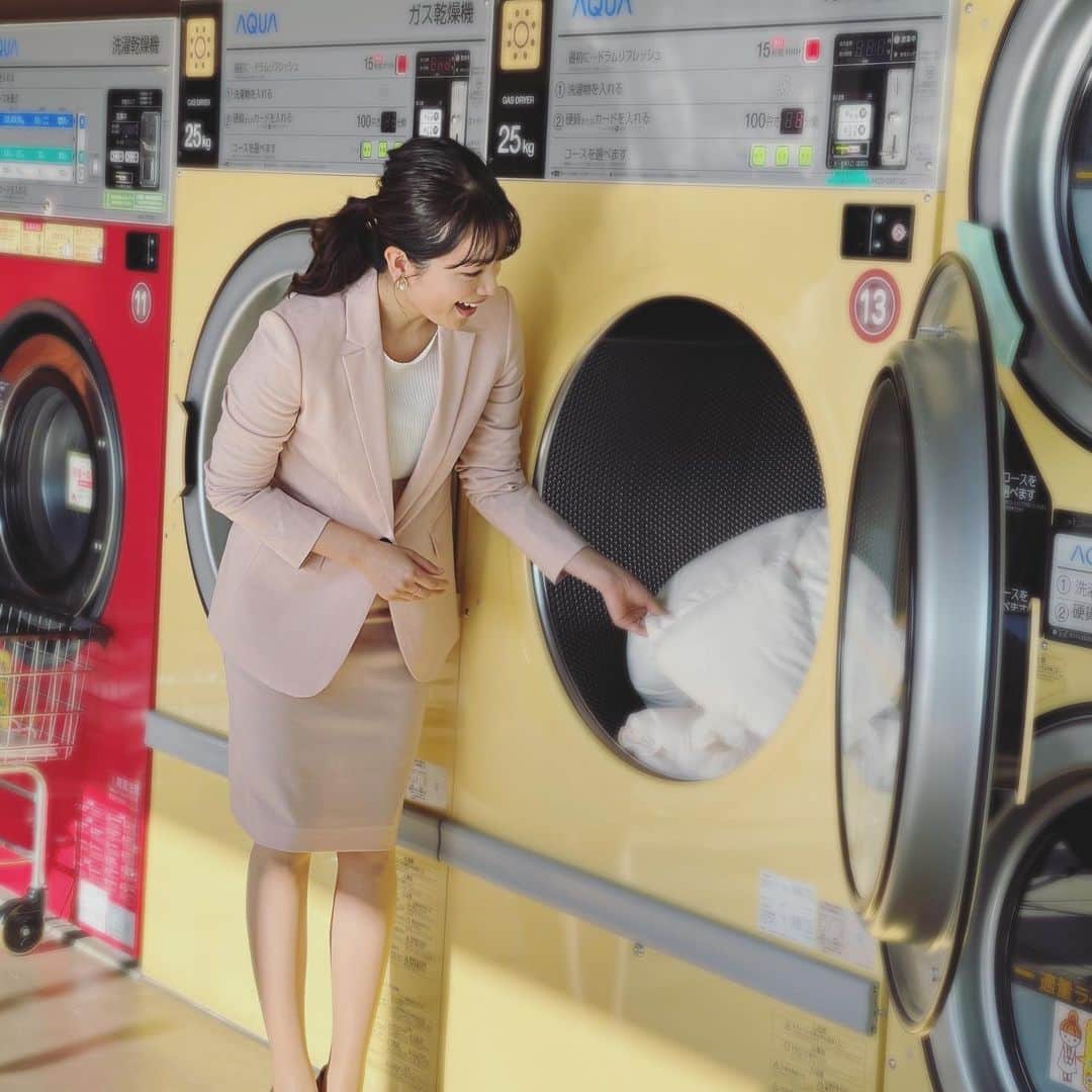 本田朋子さんのインスタグラム写真 - (本田朋子Instagram)「3月8日（月）に発売された週刊ダイヤモンドの中で、AQUAの洗濯機を導入しているコインランドリーを取材した模様が掲載されています。 店舗が急増しているコインランドリー。 その人気の秘密に迫りました！  #shooting  #週刊ダイヤモンド #経済誌 #aqua #コインランドリー #布団も洗えます」3月9日 18時16分 - tomoko_honda_official_phonics
