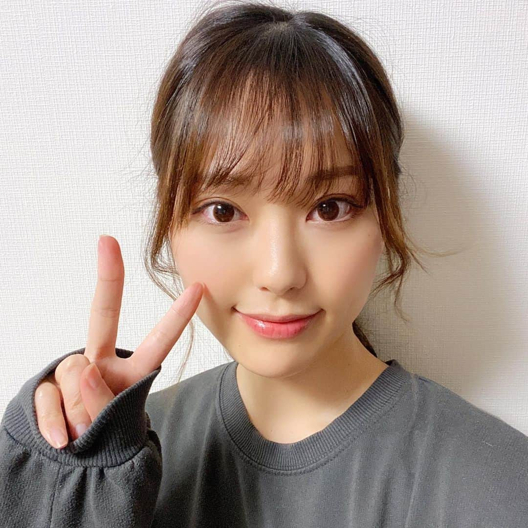 藤村玲衣のインスタグラム：「元気に過ごしてます！いぇい✌🏻  #そろそろ髪の毛染めに行きたい」