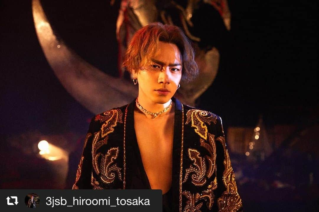 唐沢憲司のインスタグラム：「2021.3.12 MV楽しみ😁🔥 NEW HAIRもお楽しみに✂️✨  #repost @3jsb_hiroomi_tosaka via @PhotoAroundApp  5.12 New EP『ANSWER...SHADOW』release  『Can You See The Light』 concept visual.  2021.3.12  MusicVideo 20:00 out on YouTube.  #ØMI  #CDLentertainment」