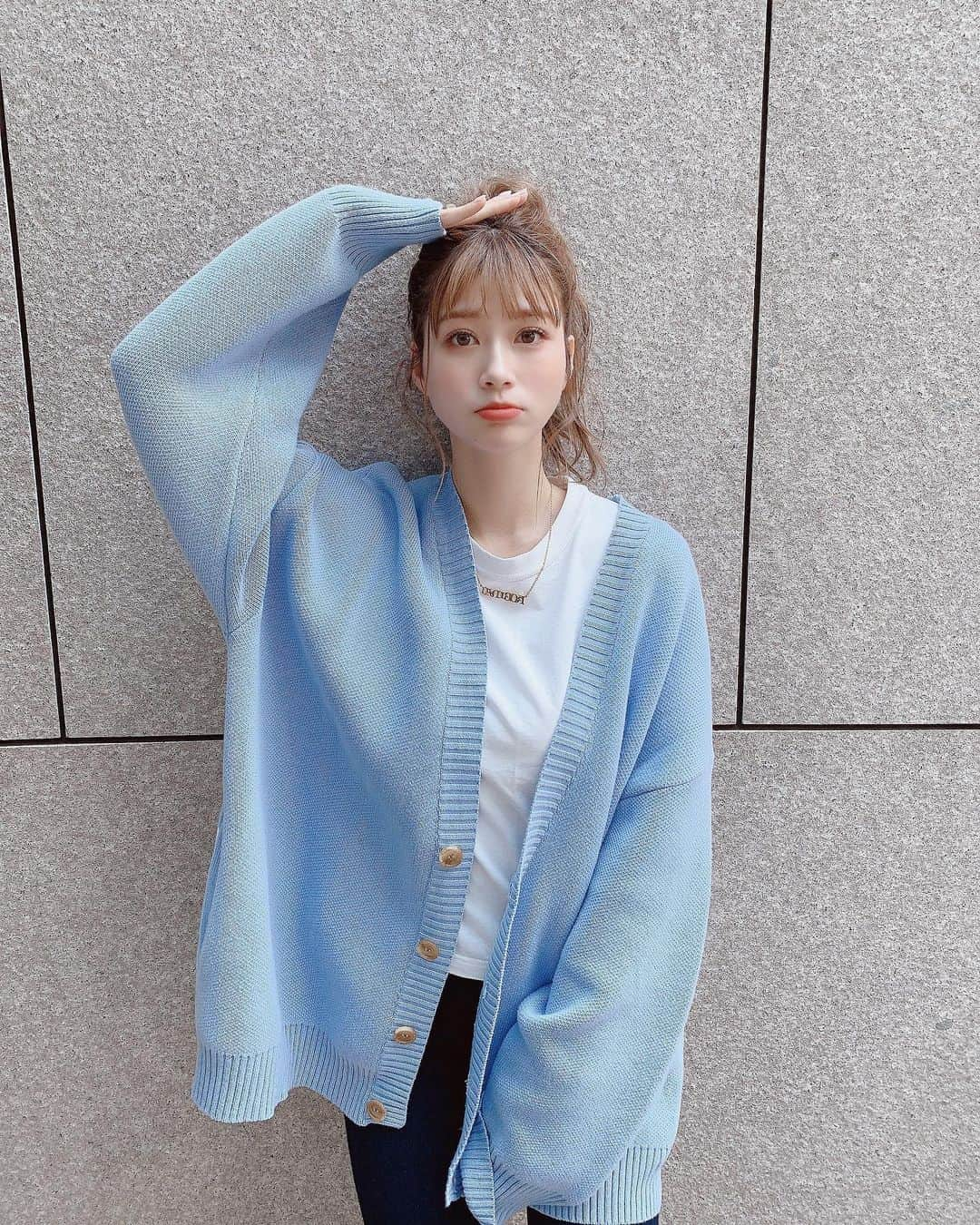 生見愛瑠さんのインスタグラム写真 - (生見愛瑠Instagram)「ゆるる〜な私服〜 3枚目の写真撮ったら虹できてた はっぴーす☺︎☺︎☺︎  #めるのふく」3月9日 19時02分 - meru_nukumi