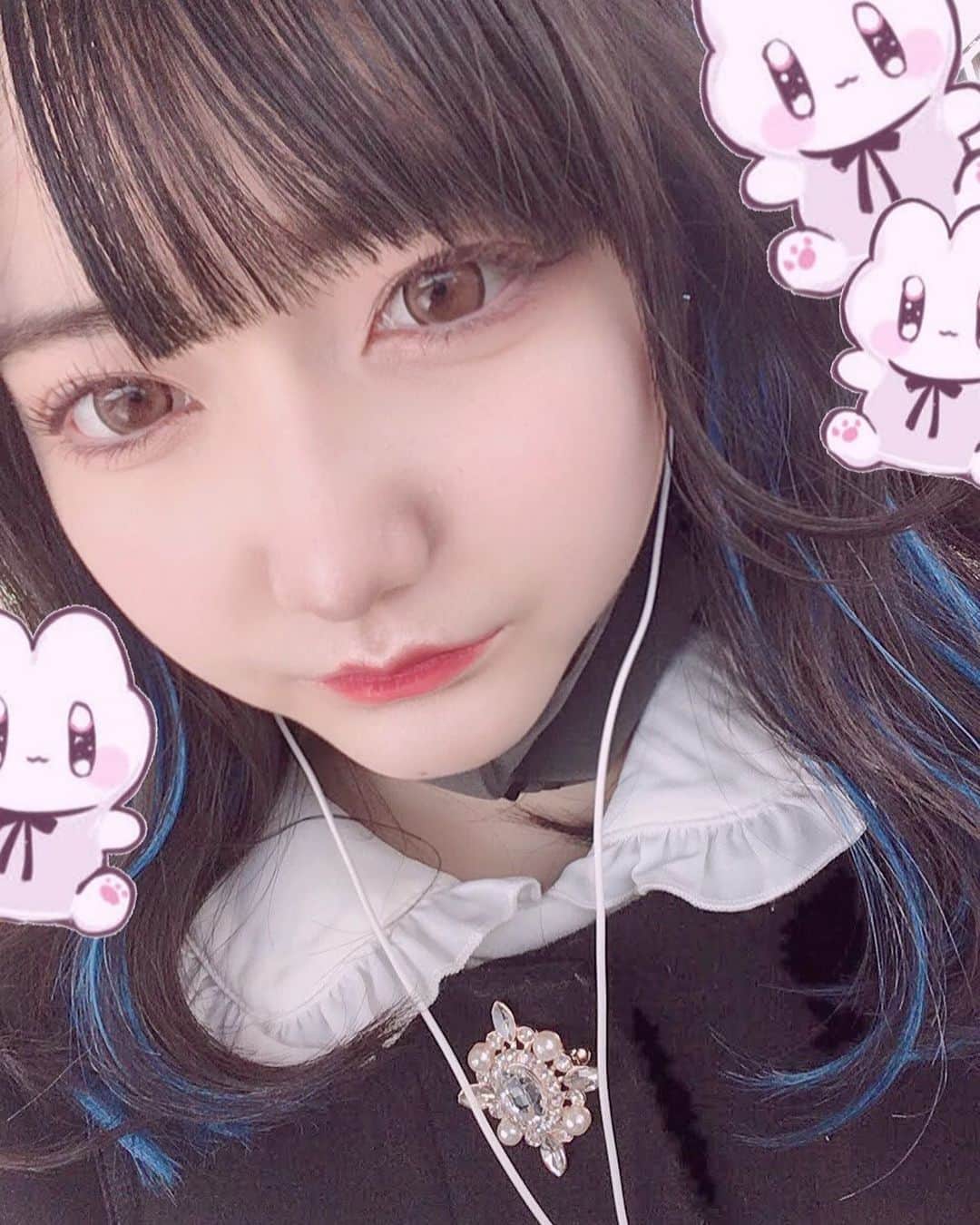 加藤咲希のインスタグラム：「( ᐡ｡• ·̫ •｡ᐡ ) . #加藤咲希 #かとぅ #かとっこ🐱🌸 #量産型 #量産型メイク #量産型女子 #地雷女 #地雷メイク #地雷 #地雷系女子 #地雷少女 #地雷女子 #地雷系 #自撮り #自撮り女子 #自撮り界隈 #自撮り部 #自撮り女子部 #04 #05 #04line #加工厨 #エクステ #派手髪 #派手髪女子 #黒髪」