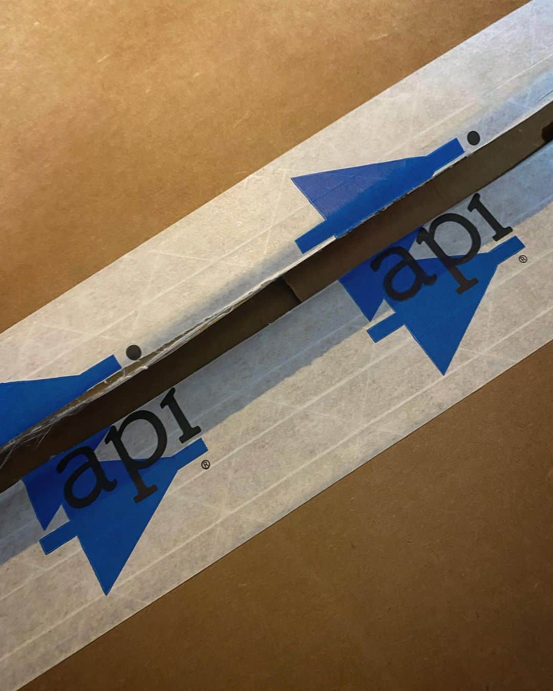後藤正文のインスタグラム：「荷物が届いたぜ。🔥🔥🔥  #api #coldbrainstudio #gotch #asiankungfugeneration」
