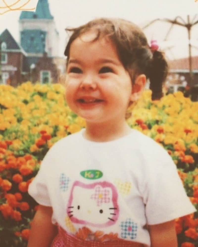 柴田あやなのインスタグラム：「25歳になりました✌🏻いろんな人におめでとうって言ってもらえてうれしい❤︎ 遅くまでお仕事なのでがんばります〜！！３枚目はいま✊🏻  きょうはたんじょうび　って名前でナワバリやってたらわざわざ立ち止まってナイスくれる味方ががいてあったかい〜🥳」