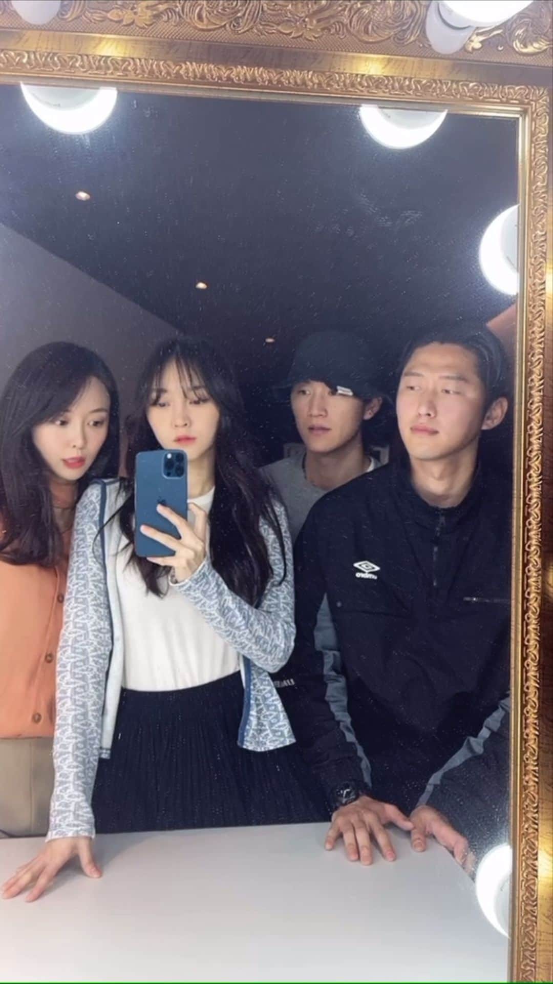 ホ・ヨンジュ のインスタグラム：「여러분은 키가 몇이에요??? 저는 168cm  @the_2top 키 차이 무엇 ㅋㅋㅋㅋㅋ🤣」