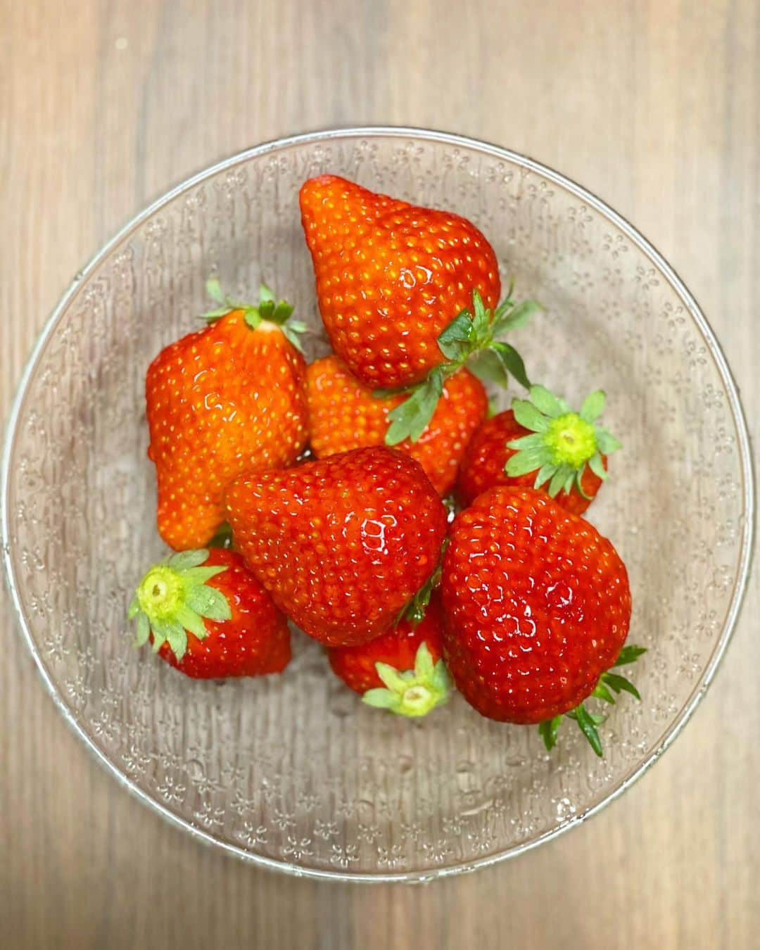 佐野真彩さんのインスタグラム写真 - (佐野真彩Instagram)「🍓🍴☺︎🍓  #小安苺園  #とちおとめ  #甘くて美味しくて幸せ #果物はどれだけ食べても🙆‍♀️！」3月9日 20時23分 - sano.maya