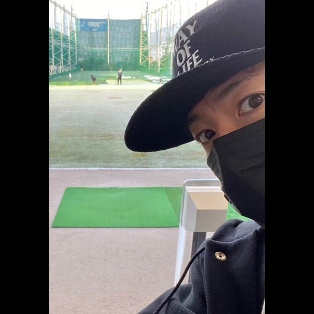 木村拓哉さんのインスタグラム写真 - (木村拓哉Instagram)「﻿ ﻿ 「今日、3か月ぶりに振って来ました‼︎﻿ やっぱり続けてないと駄目ですね……。」﻿ ﻿ 「振っちゃえ‼︎OSAN‼︎」﻿ ﻿ STAYSAFE‼︎﻿ ﻿ 拓哉﻿ #木村拓哉#TakuyaKimura」3月9日 20時30分 - takuya.kimura_tak