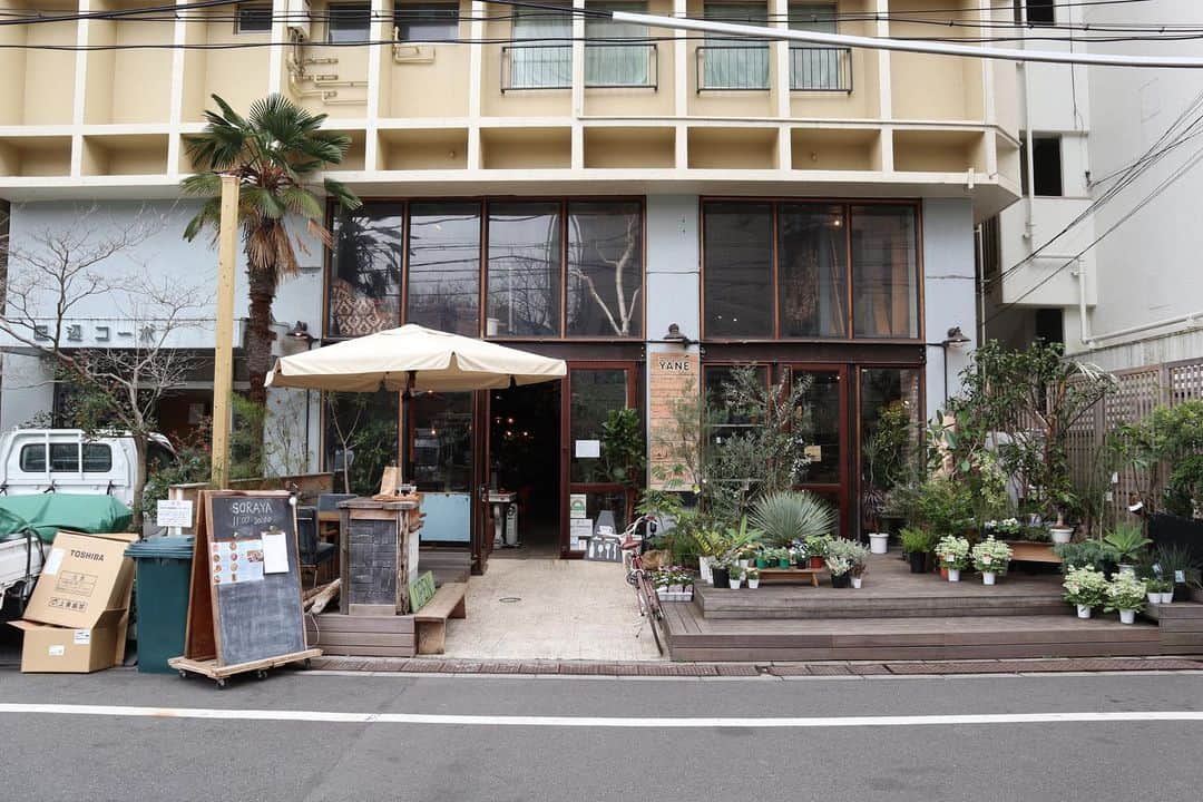 石井輝明さんのインスタグラム写真 - (石井輝明Instagram)「清澄白河。 囲碁将棋さんとの漫才ライブ、ありがうございました。 また次回もよろしくお願いします。  #soraya #cafe #coffee #カフェ #喫茶店 #東京カフェ #清澄白河カフェ #カフェ芸人 #たのしゅうございました #早くまたやりたい #そう思ってたらすぐ大宮で囲碁将棋さんと二組のライブがある #ありがたい話です #そちらは配信もありますし是非」3月9日 21時12分 - comandanteishii