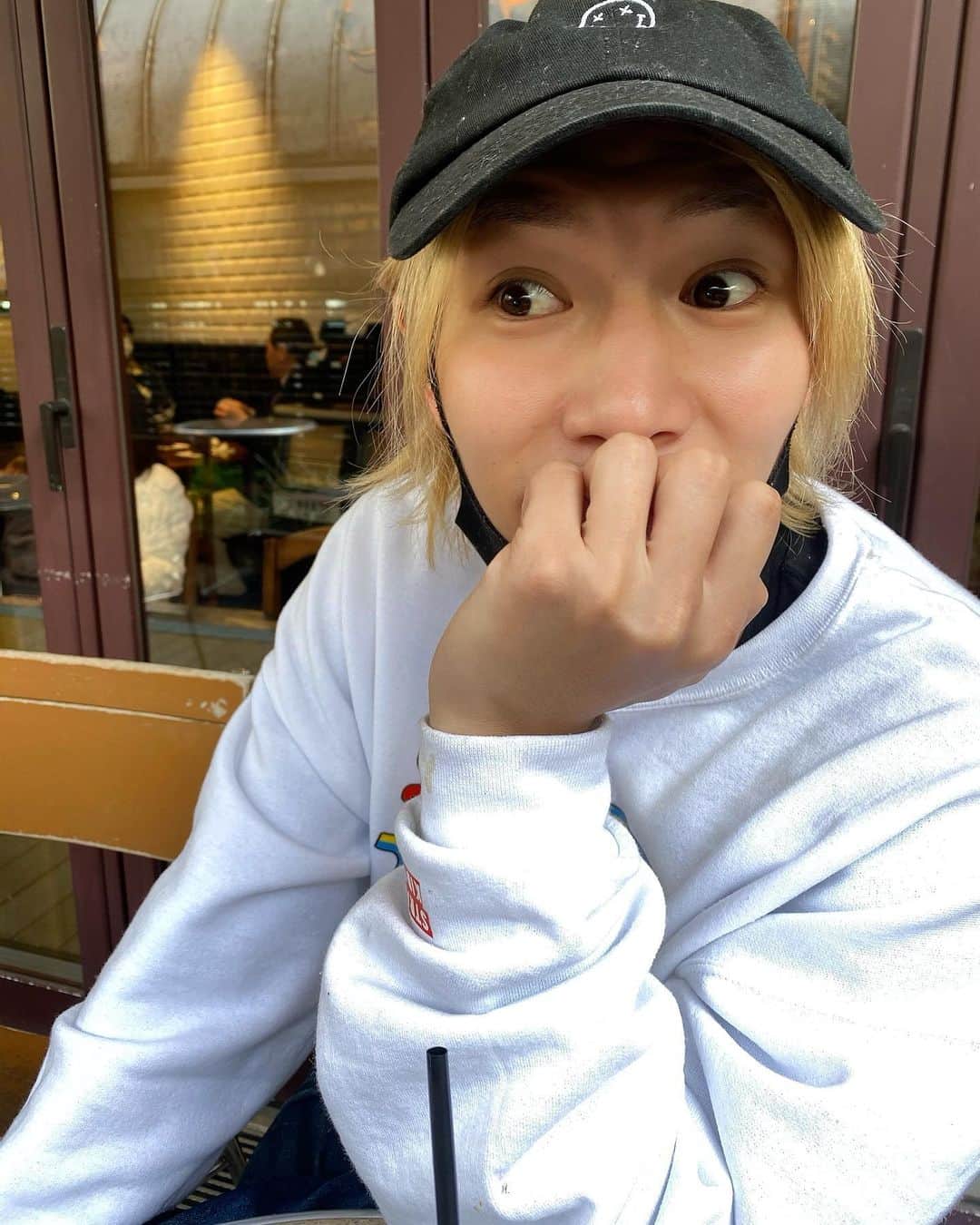 ジョーブログのインスタグラム：「弾丸の東京DAYS楽しかった🤣👍 さあ、次の挑戦！「西成ホルモンレディゴー」準備するでい！  3月25日〜30日はプレオープン！ 4月1日〜5日でグランドオープンします👍」