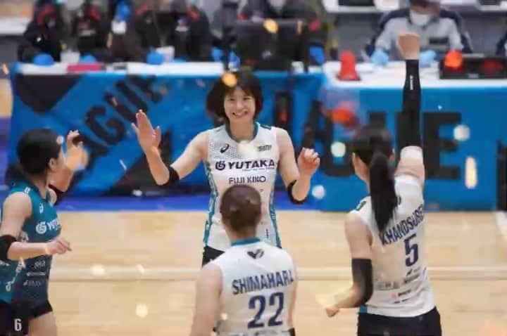 熊本比奈のインスタグラム：「. 弟からの第二弾ムービー😂 泣かせにきとんか！笑 良くも悪くも この1年間二度と味わえないよねッ👌笑 #39」