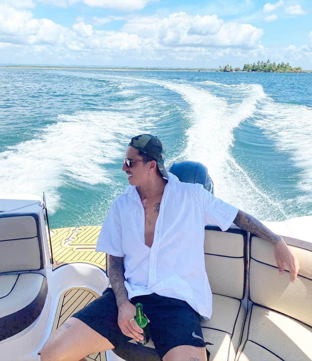ルアン・オリベイラのインスタグラム：「Obrigado por tanto Bahêa! 🇧🇷❤️」