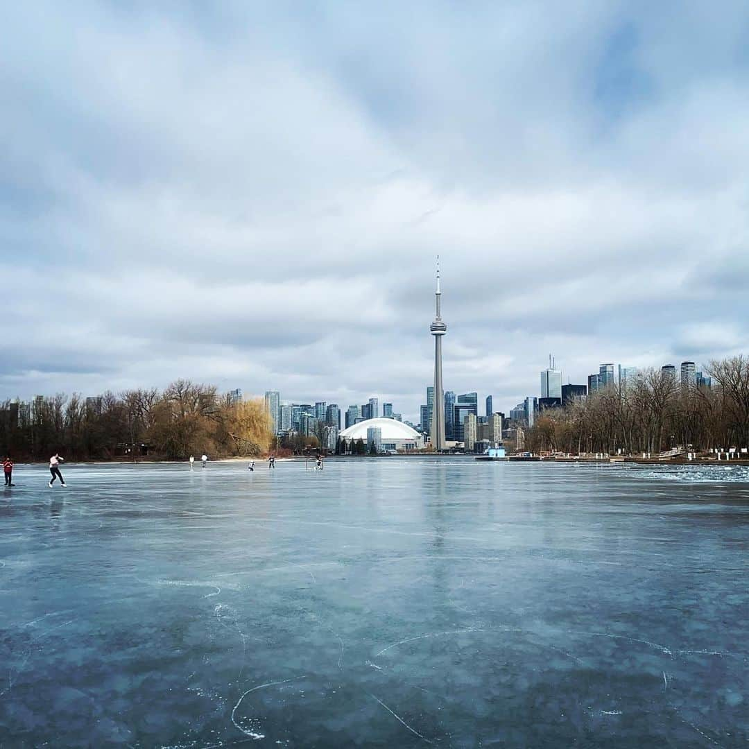 ギャレット・マッキーンのインスタグラム：「Mixed feelings between the warm weather to come or days like this spent on the Ice.」