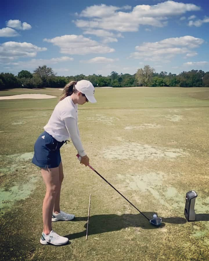 ポーラ・クリーマーのインスタグラム：「#teamPC 🏌🏼‍♀️⛳️🏌🏼‍♀️ solid practice day with the coach! David Whelan and I are working on that take away and a smooth transition. #workinprogress」