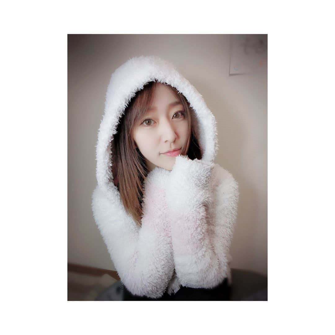 中冨杏子さんのインスタグラム写真 - (中冨杏子Instagram)「.*･ﾟ　.ﾟ･*.👧🏻.*･ﾟ　.ﾟ･*. . もふもふ💭  暖かくなると。。 . 眠たくなる。。  . いつもか。。😶 . . #コメントお返事します .  #ジェラピケパジャマ  #皆様 #いつもありがとう  #福岡投稿は #いったんお預け #パスタ食べたいな #けいちょんチャンネル #観てくださってありがとうございます😊  #なかとみあんこ」3月10日 18時16分 - anko_nakatomi