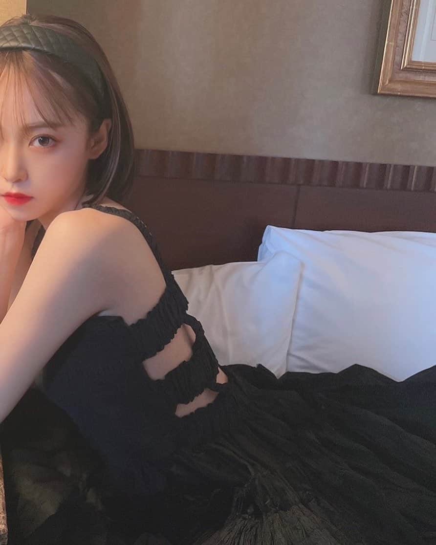 寺本月夜のインスタグラム：「아사키랑 모델햇던 브렌다가 오늘 7시에 오픈해용~~♡ #셀피 #촬영메이크업」