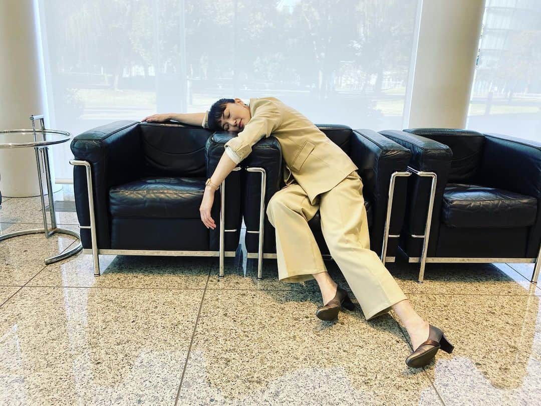 板谷由夏 さんのインスタグラム写真 - (板谷由夏 Instagram)「お久しぶりの すきあらば 寝る」3月10日 10時24分 - yukaitaya