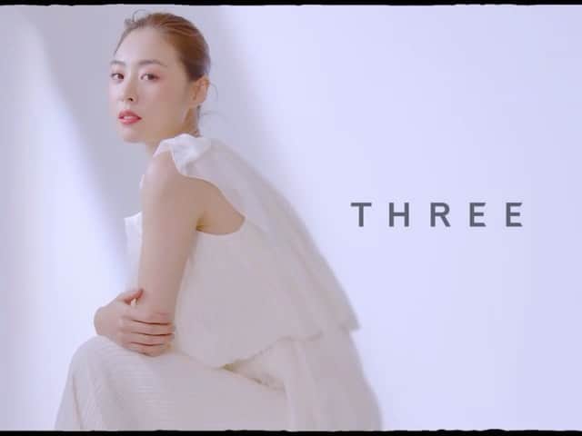 イ・ヨニのインスタグラム：「#THREE @ellekorea」