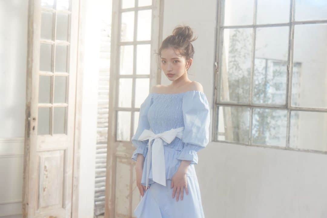 南りほのインスタグラム：「💙🤍」