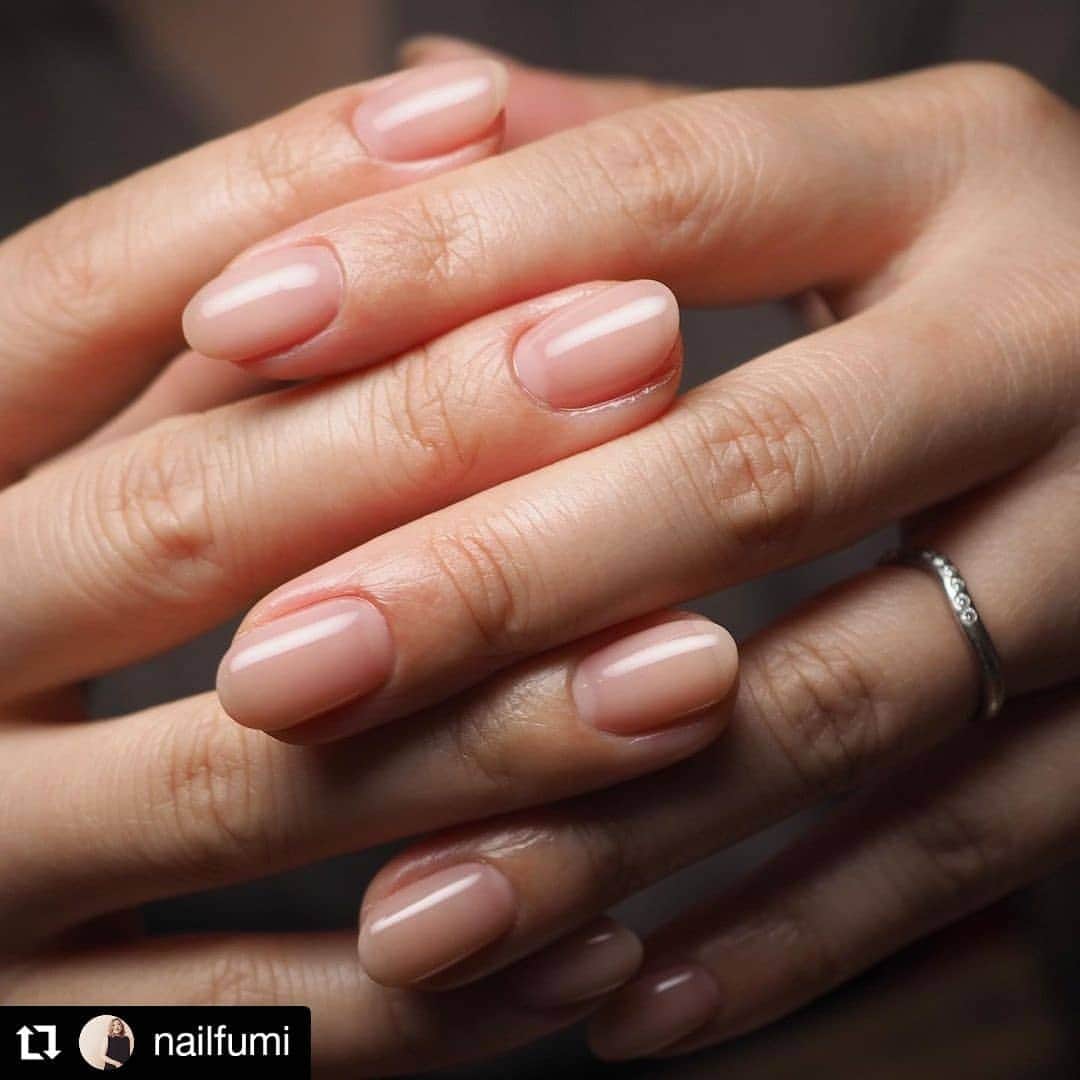 エリコネイルさんのインスタグラム写真 - (エリコネイルInstagram)「. リポスト失礼します🙏 . Fselection produce by @nailfumi  . F610 ヘレンは肌馴染みがよく爪も手も綺麗に見せてくれます💕 . fumi先生（ @nailfumi ）いつもありがとうございます🙇‍♀️ . #morecouture #モアクチュール #Moregel #モアジェル #Fselection   #Repost @nailfumi • • • • • • . パキッと撮ってみたり フワッと撮ってみたり LITY @beauty.hikari.labo . @morecouture_jp F610 ヘレン 大人気カラーです！ . .  #nail#nails#nailsalonf#nailartist#nailcolorist#nailfumi#ebisu#恵比寿ネイルサロン#ネイル#plusone#onecolor#tokyonailstyle#gelnail#ongles#onglesengel#nagel#unghia#指甲#гвоздь#маникюр#日本美甲#네일#OLYMPUS#nailphoto」3月10日 10時58分 - morecouture_jp