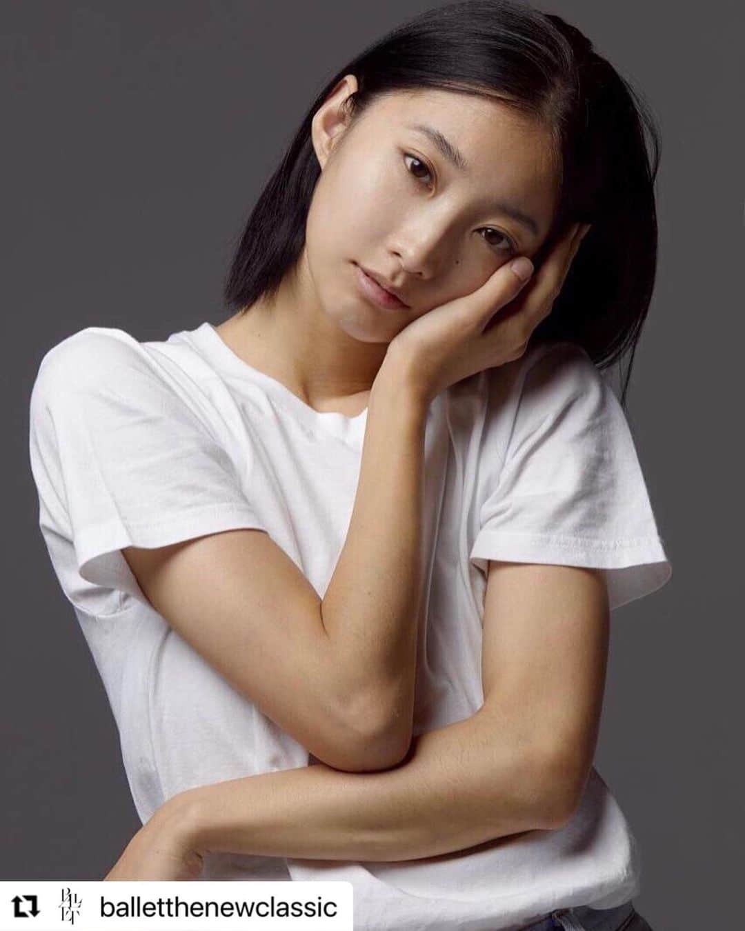 飯島望未のインスタグラム：「※公演情報  今年8月に今までとは異なった感覚のクラシックバレエやコンテンポラリーを皆様にお届けします。 フォトグラファーの 井上ユミコさんとK-Ballet Companyの堀内將平くんが企画したこの舞台にお誘い頂けて光栄です。 @yumikoinoueballet @shoheihoriuchi  ファッション性が高いとかただ斬新という次元ではなく パフォーマンスアートとして本当に素晴らしいものをお見せ出来ればいいなと思います。  最高のチームと最高のダンサー達と一緒に舞台を作れることが本当に今からとても楽しみです。 まずは今夜20時に公開される @alexandremagazine のインタビューをご覧ください！ 詳細はこれから少しずつお伝えしていけたら、と思います。 是非 @balletthenewclassic に注目してくださいね！」